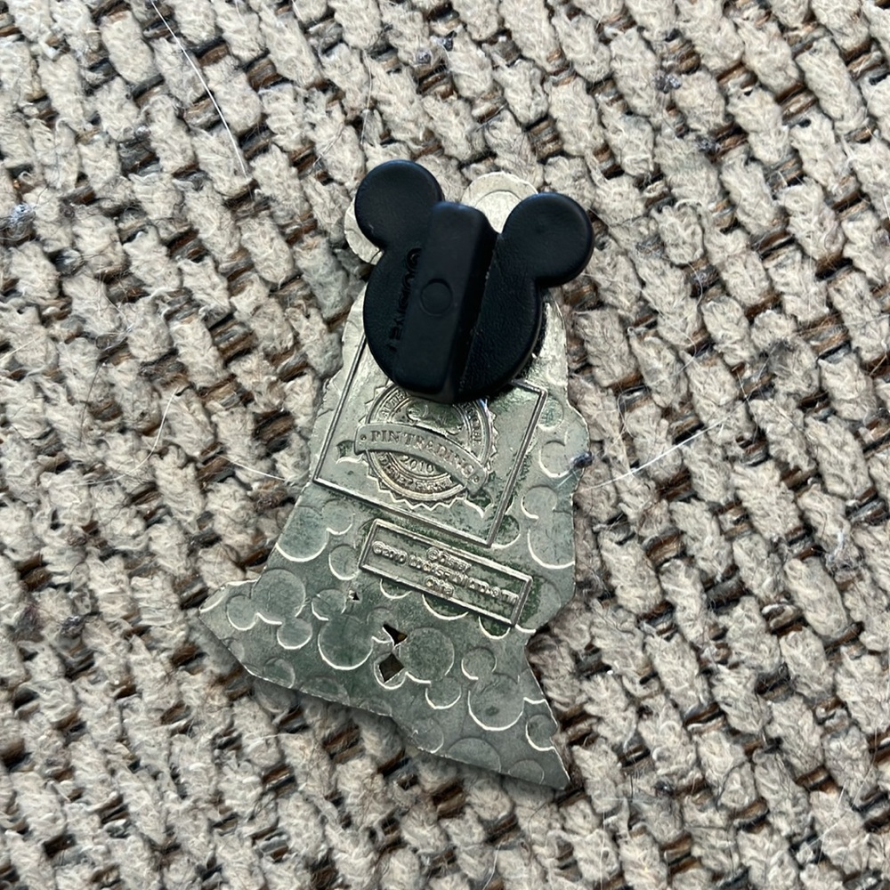 Star Wars Mickey R2 unit R2MK Disney Pin - Picture 2 of 2